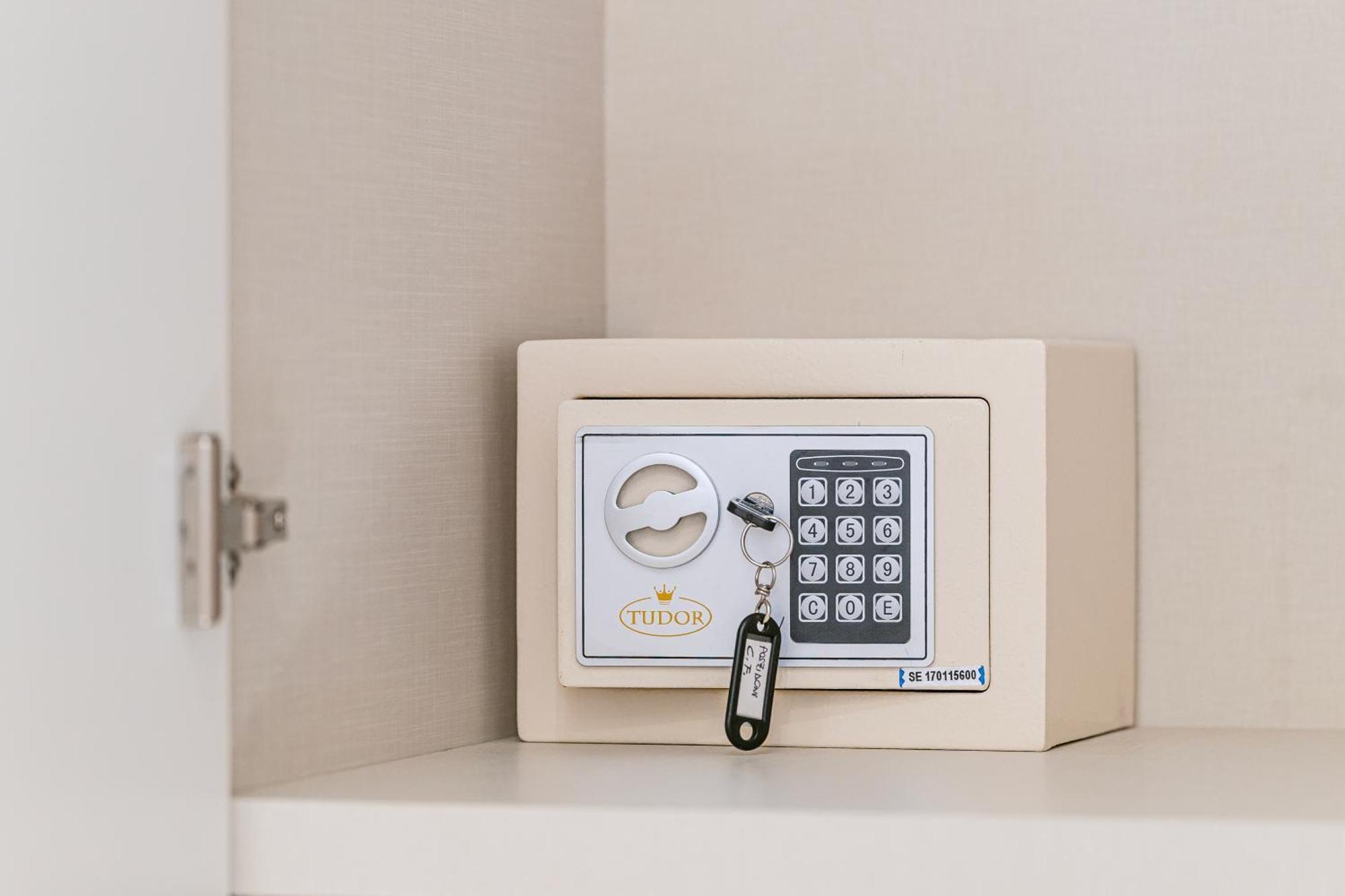 Dei Del Mare Extra Luxury Couette-café 3*